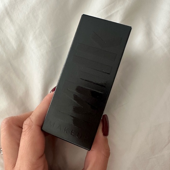 Milk Makeup Pore Eclipse Mattifying + Blurring Transfer Proof Setting Spray - Picture 2 of 5